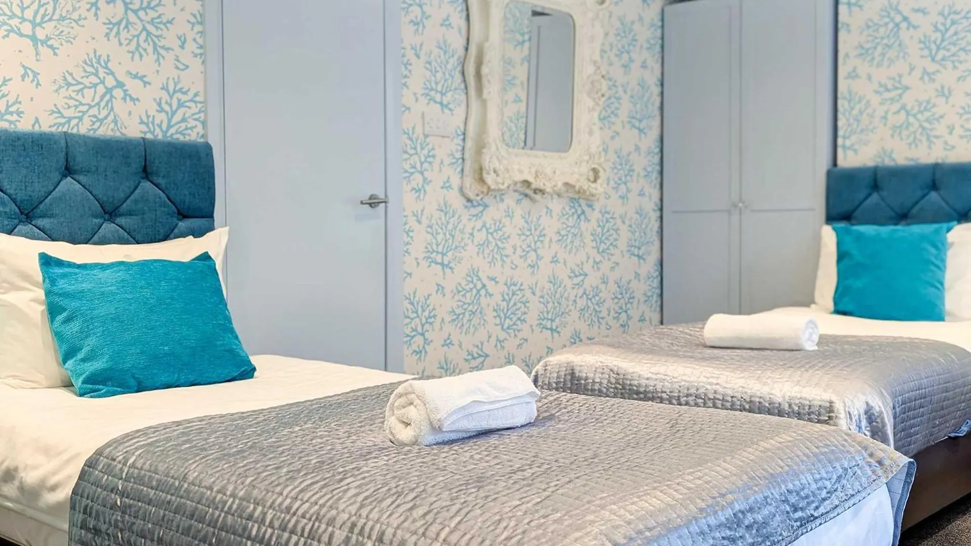 Darling By The Sea - By Brighton Holiday Lets 0*,  United Kingdom
